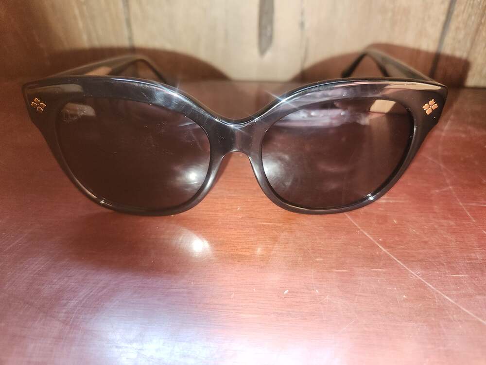 Patricia Nash Audrey Sunglasses Black & Grey Crystal Cat Eye NWT New in Box